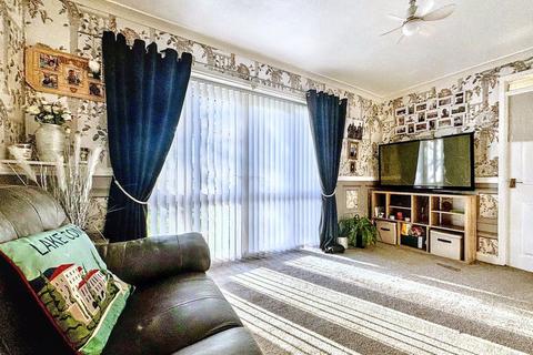 2 bedroom flat for sale, Blagdon Court, Bower Grange, Bedlington, Northumberland, NE22 5YP