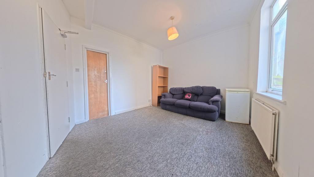 House in Brighton, Round Hill - View 2