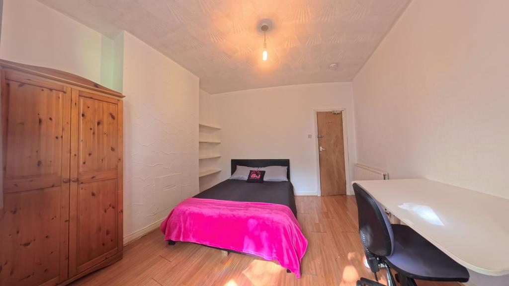 House in Brighton, Round Hill - View 3