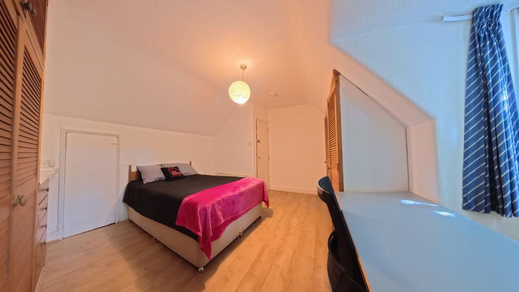 House in Brighton, Round Hill - View 5