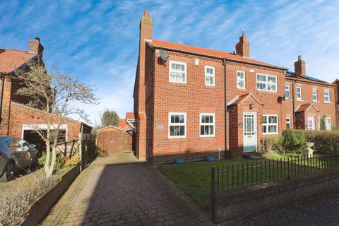 2 bedroom end of terrace house for sale, Main Street, Deighton, York