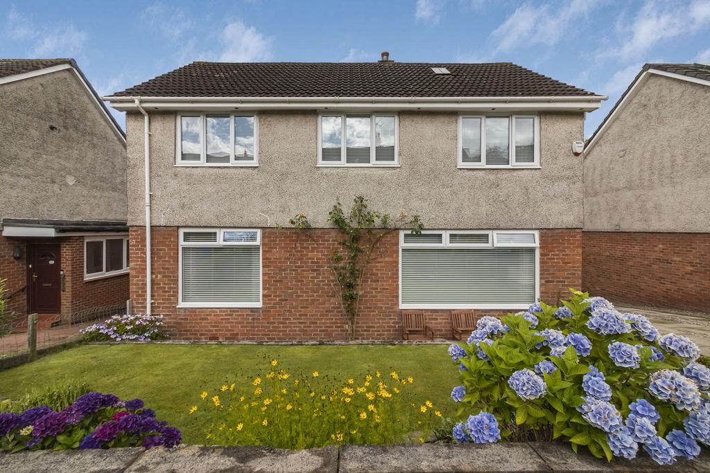 Cairngorm Crescent, Barrhead G78 4 bed detached house - £320,000