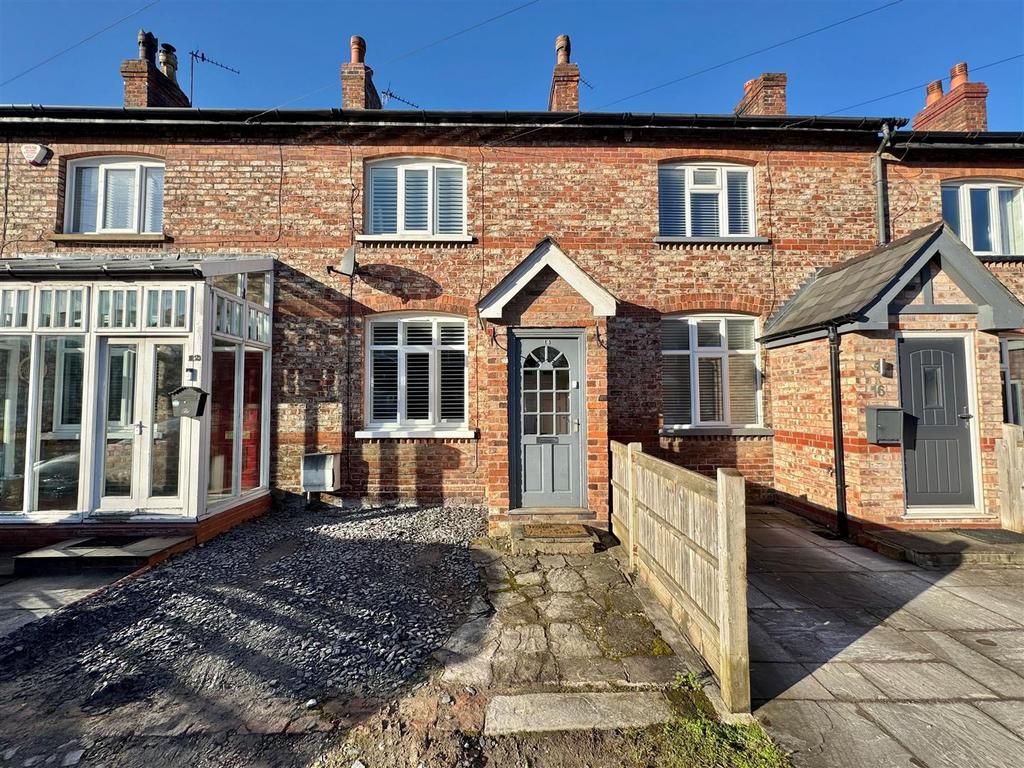 Brooke Avenue, Handforth 2 bed terraced house - £294,000