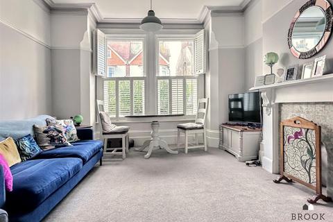 2 bedroom apartment for sale, Hurst Road, Eastbourne BN21