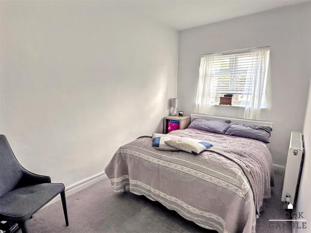 01323 438506