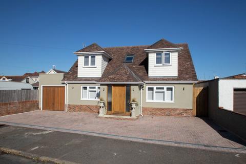 3 bedroom house to rent, Halliwick Gardens, Felpham