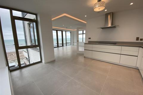 3 bedroom penthouse to rent, Grouville - REN078