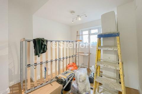 2 bedroom flat to rent, Junction Road, London, N19