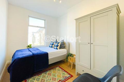 2 bedroom flat to rent, Junction Road, London, N19