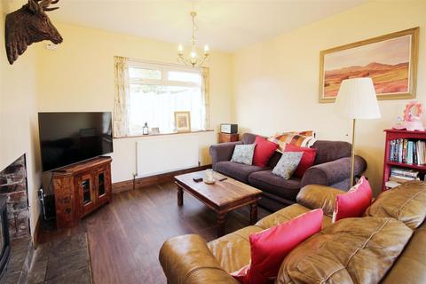 3 bedroom semi-detached house for sale, Broadway, LEEDS LS15