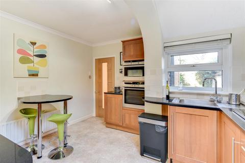 54 Half Moon Lane, Worthing, BN13 2EP