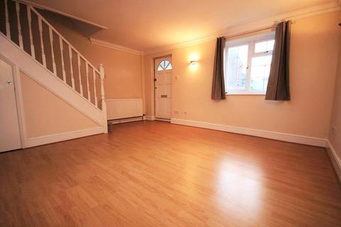 3 bedroom end of terrace house to rent, Primula Way, Chelmsford, CM1