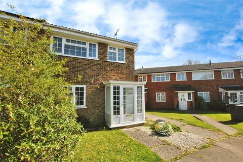 3 bedroom end of terrace house to rent, Primula Way, Chelmsford, CM1