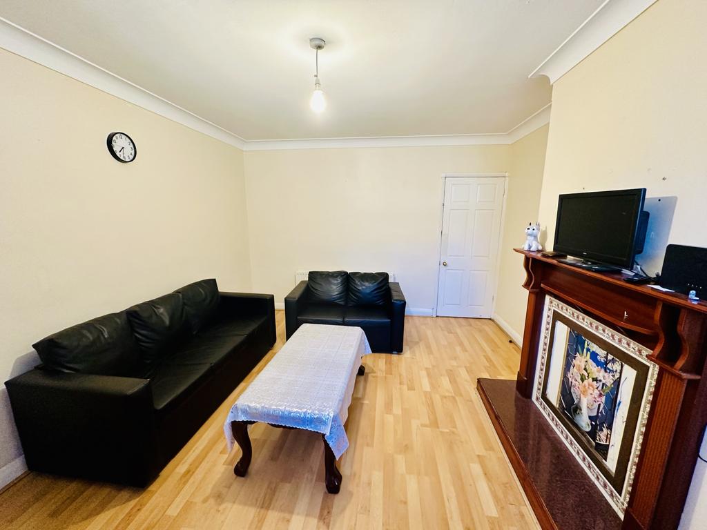 Two bedroom Ground Floor maisonette