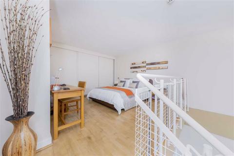 1 bedroom flat to rent, New Crane Place, London E1W