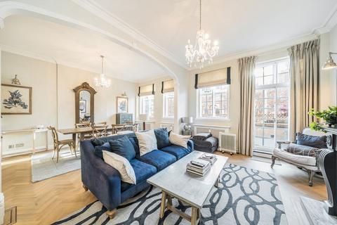 4 bedroom flat to rent, Kensington High Street, London W8