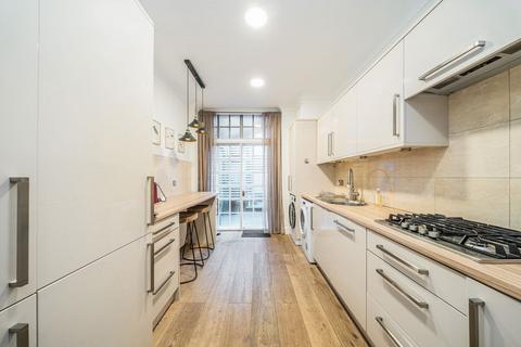 4 bedroom flat to rent, Kensington High Street, London W8