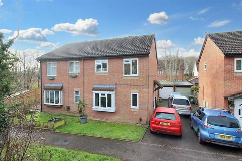 3 bedroom semi-detached house for sale, Isis Close, Aylesbury