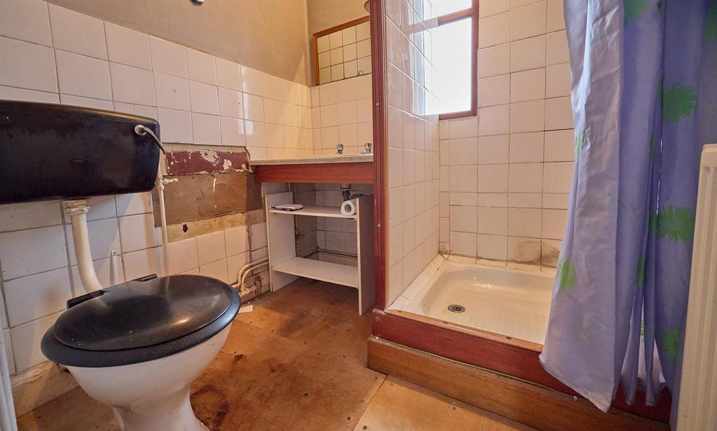 Bathroom to front