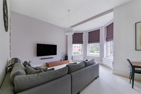 2 bedroom flat for sale, Glanville Way, Epsom