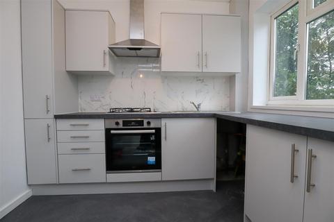 2 bedroom flat to rent, Old London Road, Hastings