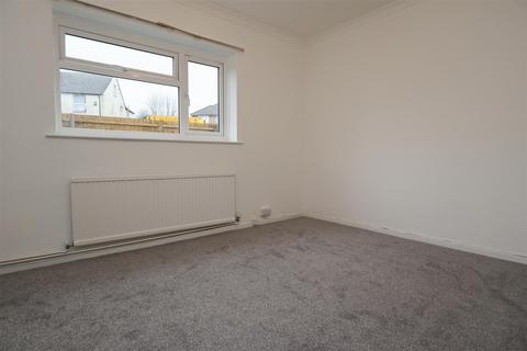 2 bedroom flat to rent, Old London Road, Hastings