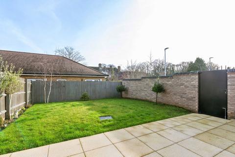 3 bedroom end of terrace house for sale, Brentwood CM13