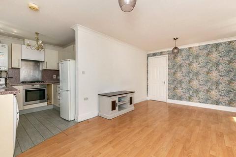 2 bedroom apartment for sale, Woodstock Road, Coulsdon, CR5