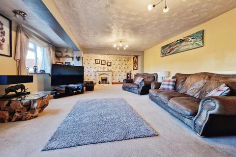 4 bedroom detached house for sale, Marsh Road, Leonard Stanley