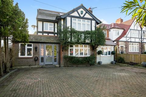 5 bedroom detached house for sale, Wickham Road, Shirley