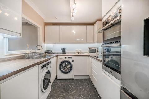 2 bedroom flat for sale, The Alders, West Wickham