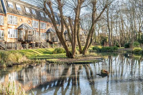 2 bedroom flat for sale, The Alders, West Wickham, Kent, BR4