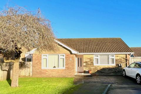 3 bedroom detached bungalow for sale, Barton Close, East Cowes