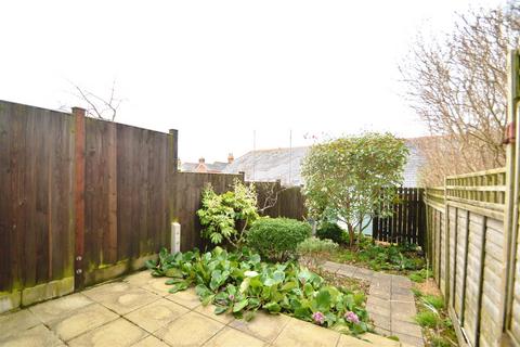 2 bedroom house for sale, Orchard Road, East Cowes