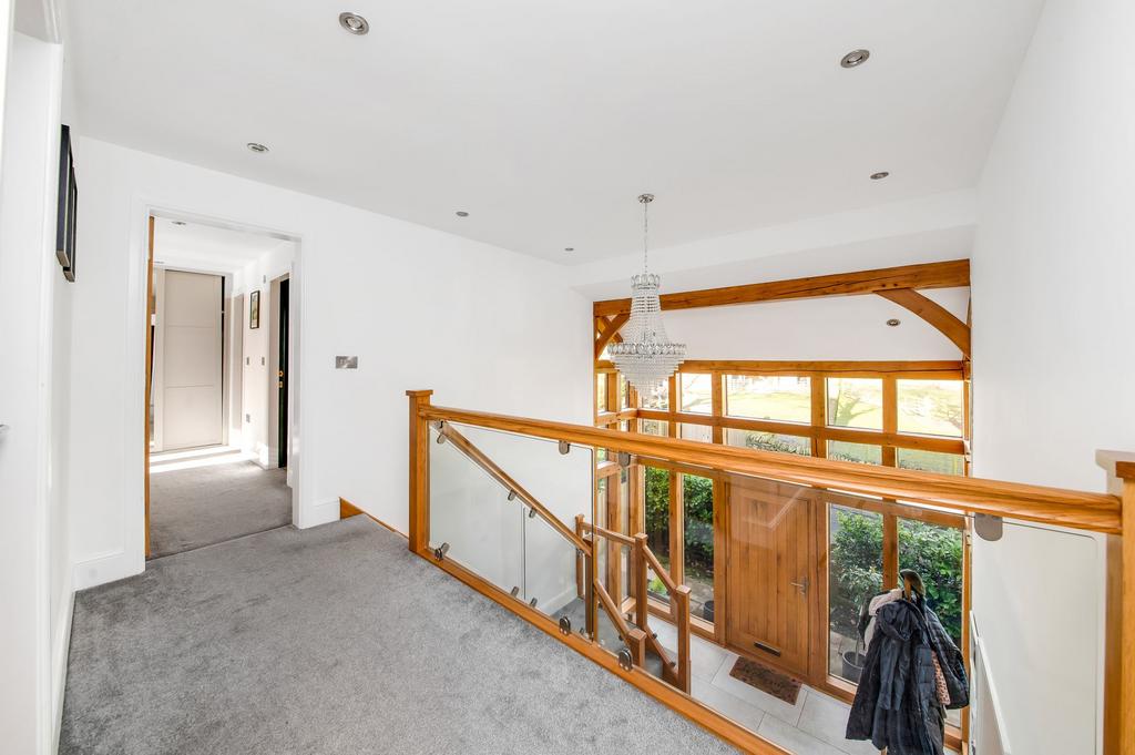 Galleried first floor landing