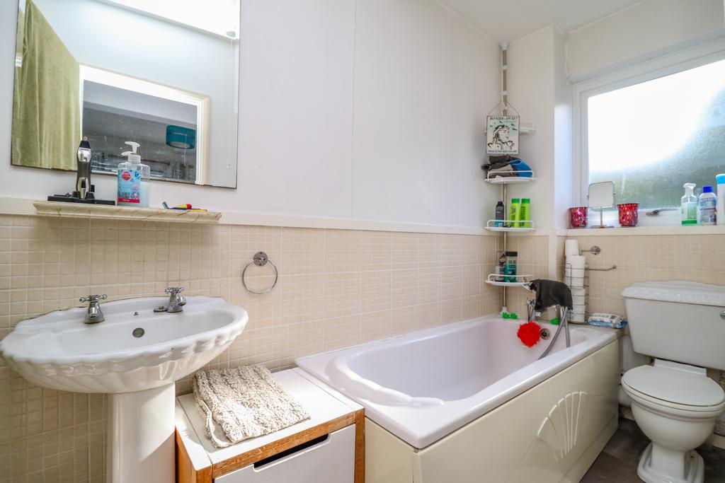En-Suite Bathroom