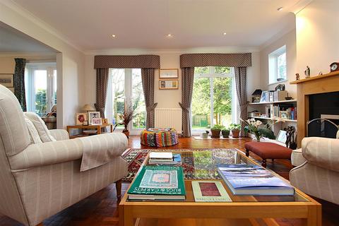 4 bedroom detached house for sale, The Beeches, Banstead