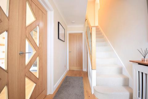 4 bedroom semi-detached house to rent, Cannans Close, Bristol BS36