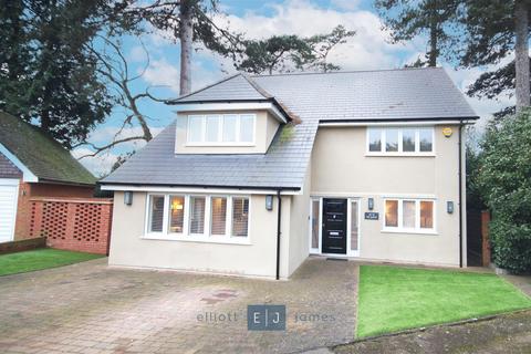 5 bedroom detached house for sale, The Summit, Loughton IG10