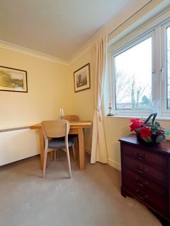 2 bedroom flat for sale, Chase Close, Southport PR8