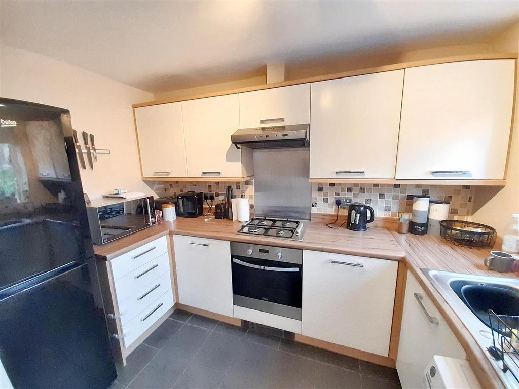 Kitchen 1 new.jpg
