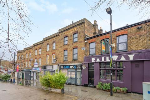 4 bedroom flat to rent, Station Rise, West Norwood, SE27