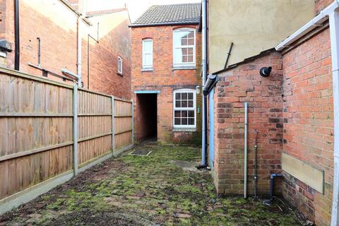 2 bedroom end of terrace house for sale, West Road, Oakham LE15