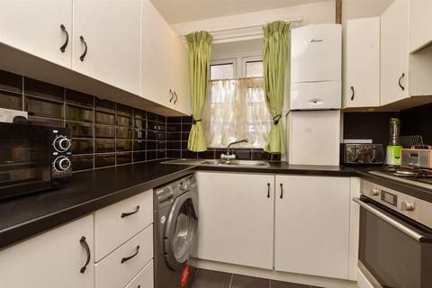 2 bedroom ground floor flat for sale, Bridges Lane, Croydon, Surrey