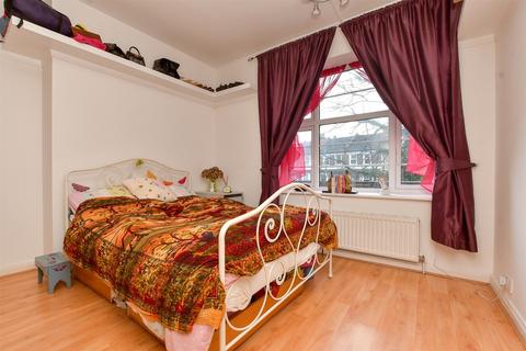 2 bedroom ground floor flat for sale, Bridges Lane, Croydon, Surrey