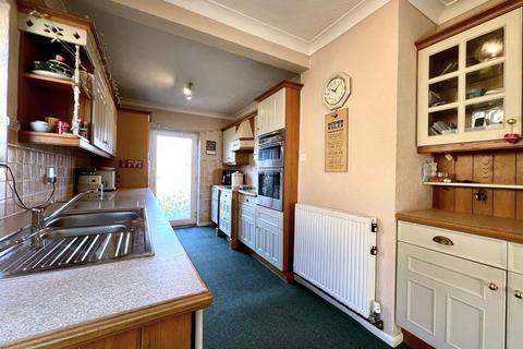 5 bedroom detached house for sale, Seaview Road, Greatstone