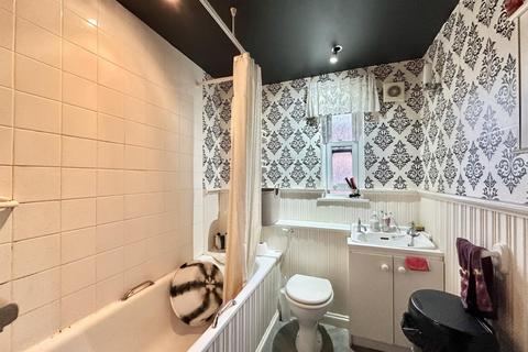 Flat 4, Pentagon House Warren Close, Hayes, UB4 0XU