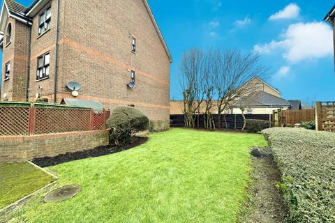 Flat 4, Pentagon House Warren Close, Hayes, UB4 0XU
