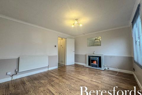 4 bedroom terraced house for sale, Hitchin Close, Romford, RM3