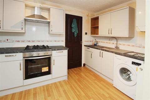 2 bedroom semi-detached house for sale, Pipercroft, Bradford BD6